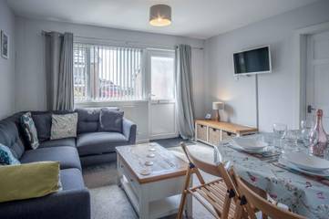 Holiday Rental for 5 People in Swansea region, Photo 2