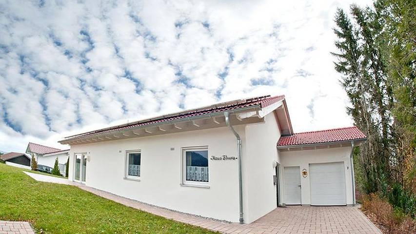 Ferienhaus für 4 Personen, mit Pool und Garten sowie Terrasse im Allgäu - 2