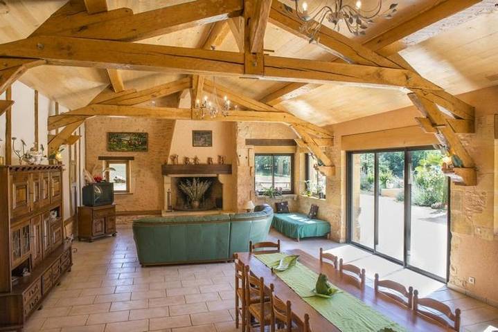 Location de vacances pour 14 personnes, avec piscine ainsi que terrasse et vue, animaux acceptés à Biron - 4