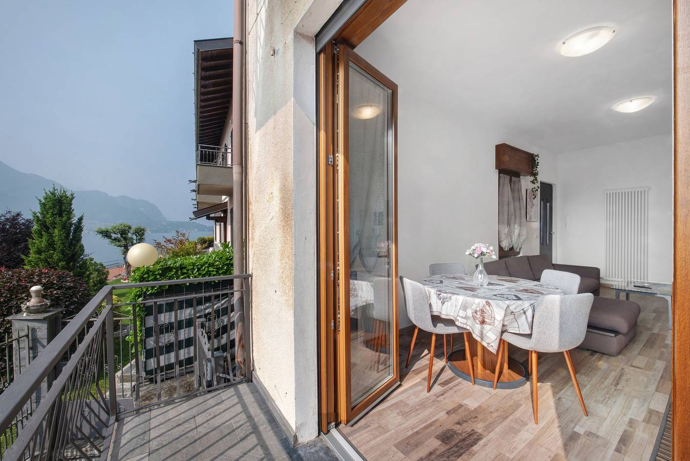 Appartement entier, Appartement "Dudi Jolie" avec vue sur le lac, bain à remous, terrasse et Wi-Fi in Lezzeno, Lac de Côme