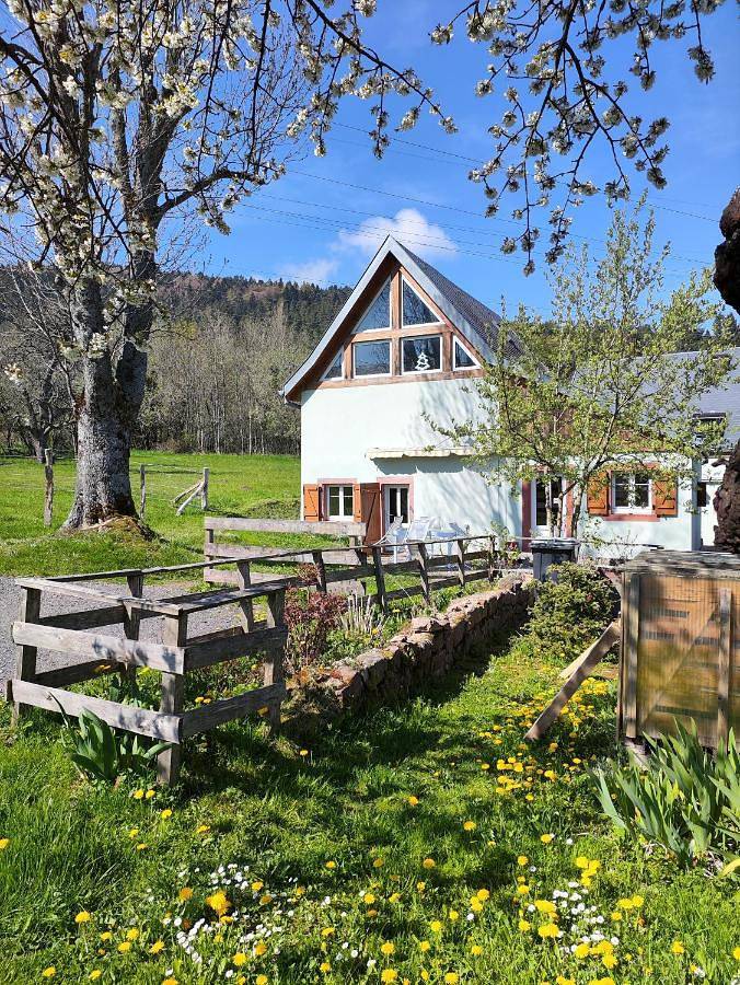 Location de vacances pour 2 personnes, avec vue et jardin à Labaroche - 2