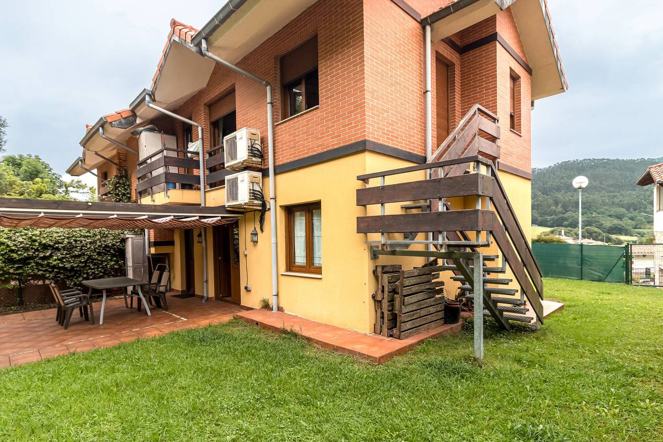 Ganze Wohnung, Ferienwohnung 'Con Jardín Privado' mit Bergblick, privatem Garten und Wi-Fi in Pesués, Val de San Vicente
