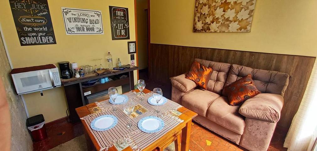 Casas e apartamentos de temporada para 4 pessoas, com terraço e jardim em Campos do Jordão