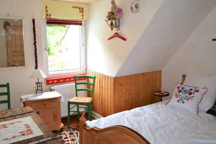 Grand Chalet am Bergflüsschen mit Kickertisch, Sauna & Waldschwimm-Bad in Harzvorland