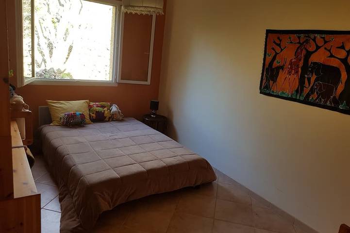 Location de vacances pour 6 personnes, avec terrasse ainsi que jardin et piscine à Viols-le-Fort - 4