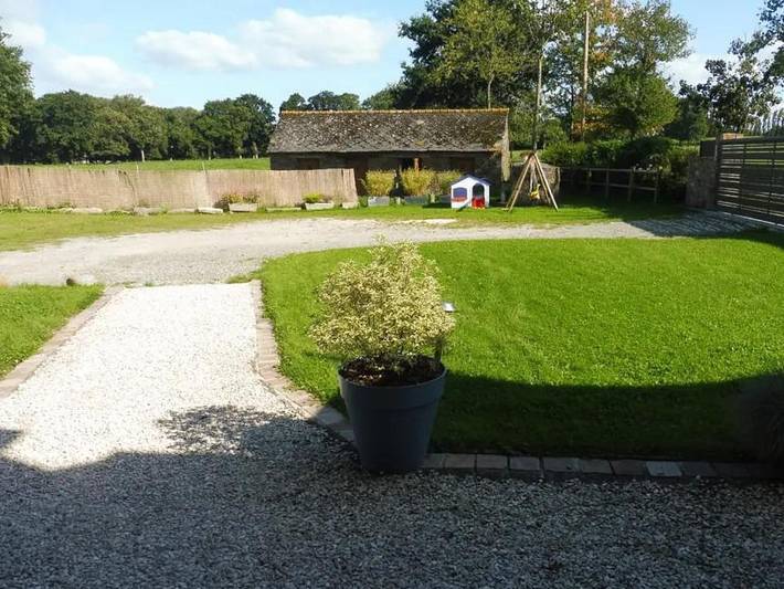Location de vacances pour 8 personnes, avec jardin à Roz-Landrieux - 4