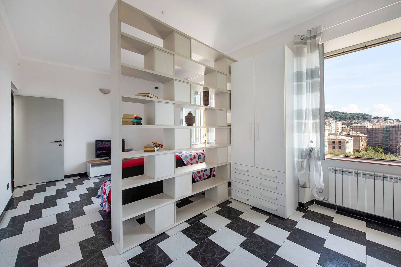 Vacation Home "Laura" with Sea View & Wi-Fi in Ponente (Genova), Genoa