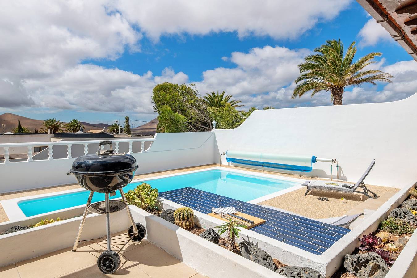 Vacation Home 'Casa Carmen - Comfort and Privacy' with Sea View, Private Pool and Wi-Fi in Nazaret, Teguise