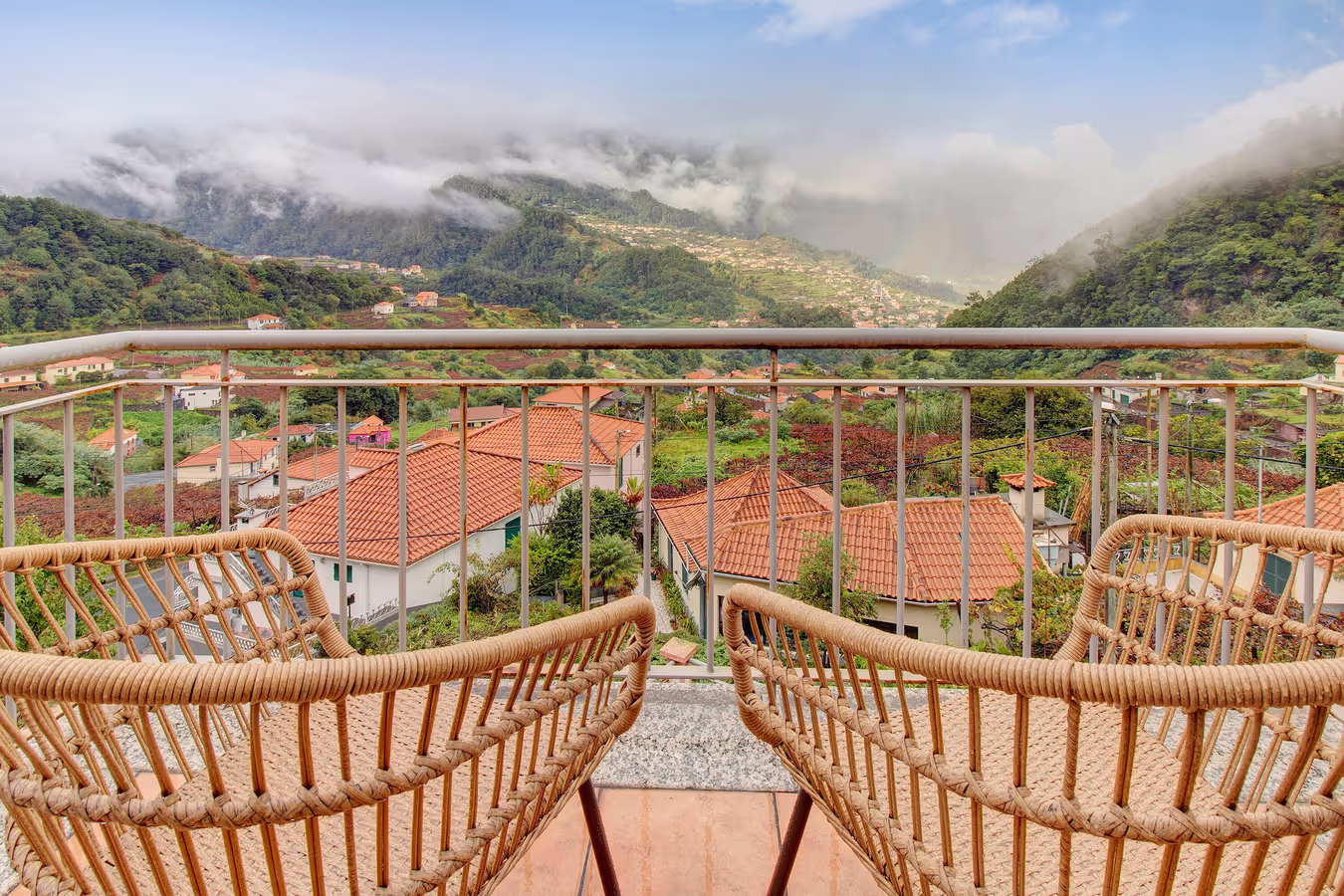 Ferienhaus 'Vinháticos House' mit Bergblick, Garten und Wlan in São Vicente (Madeira), Madeira