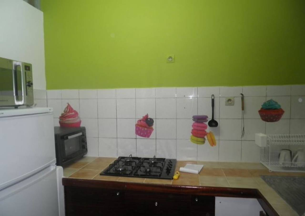 Appartement entier, Appartement moderne à Schoelcher avec terrasse et vue mer in Schœlcher, Martinique