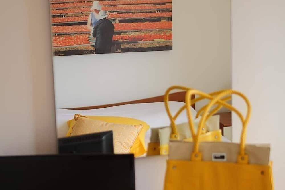 Entire apartment, Holiday apartment Ugento for 1 - 4 persons with 2 bedrooms - Holiday apartment in one or multi-famil in Torre Mozza (Salento), Gulf of Taranto
