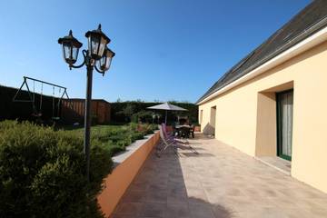 Gîte pour 10 personnes, avec jardin, animaux acceptés à Cérences