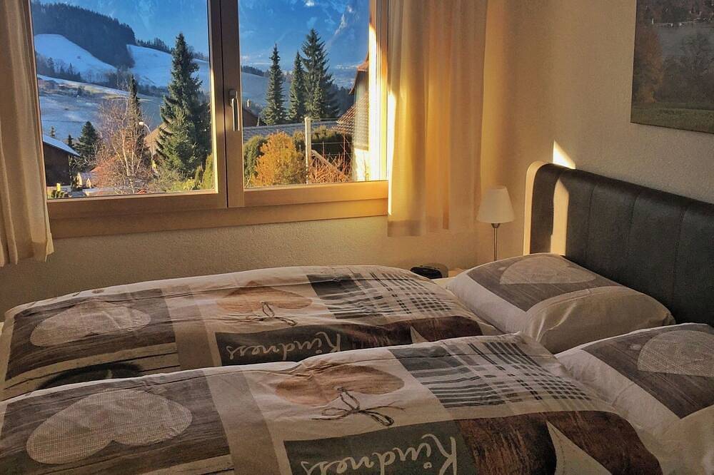 \"Im Bergli\", neues Ferienchalet (2014) mit toller Aussicht und kostenlosem Wlan in Thun, Thunersee