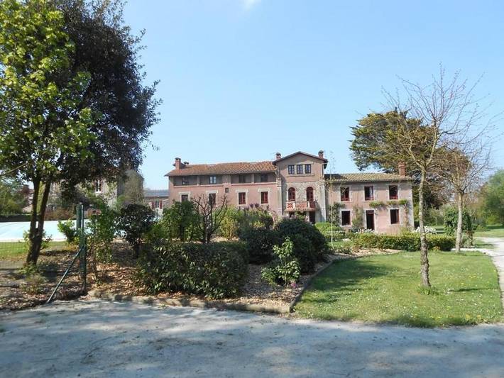 Location de vacances pour 8 personnes, avec jardin ainsi que terrasse et piscine à Cugand - 2