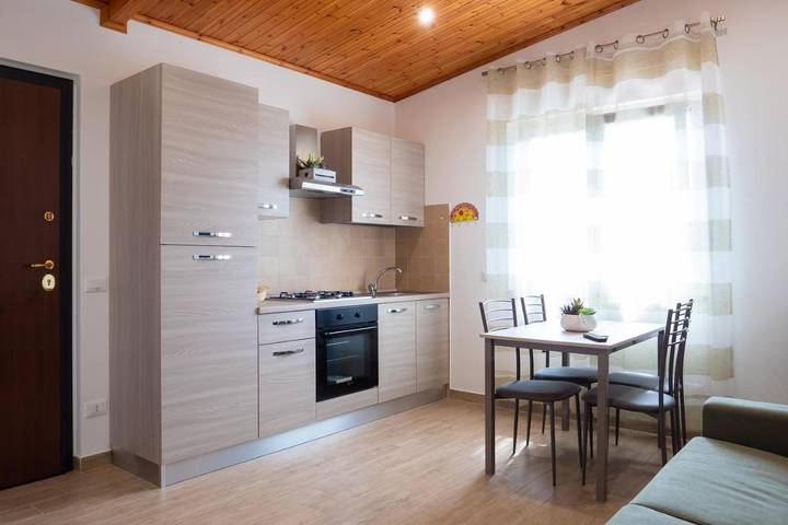 Appartamento per 2 persone, con Terrazza e Giardino nonché Piscina a Monte San Biagio
