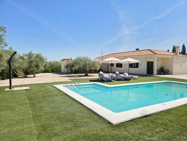 Ferienhaus für 9 Personen, mit Terrasse und Garten sowie Pool und Ausblick in La Carlota