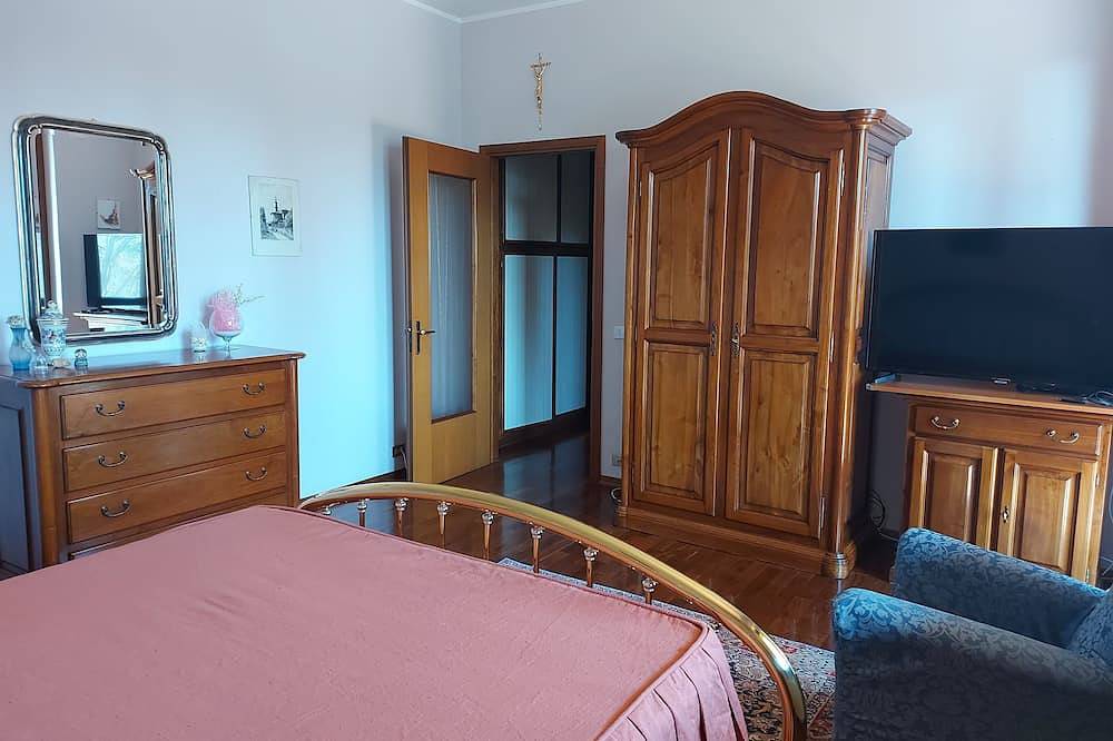 Appartamento intero, Appartamento Indipendente In Casa Singola in Biella, Provincia di Biella