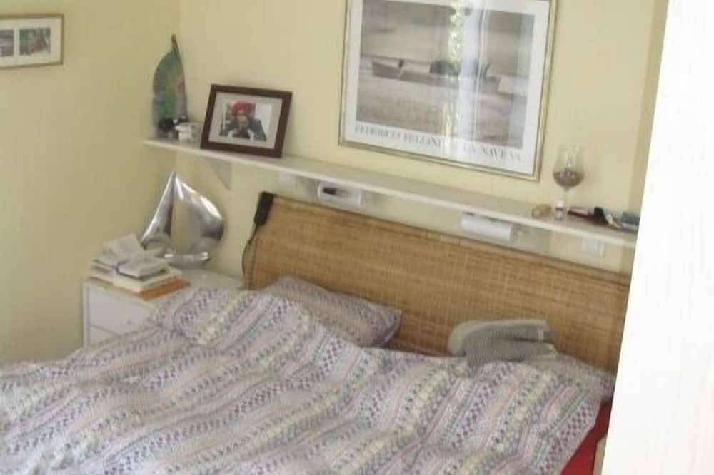 Villa in einer Wohnanlage in der Nähe der Strände und Geschäfte. in Antibes, Mittelmeerküste (Frankreich)