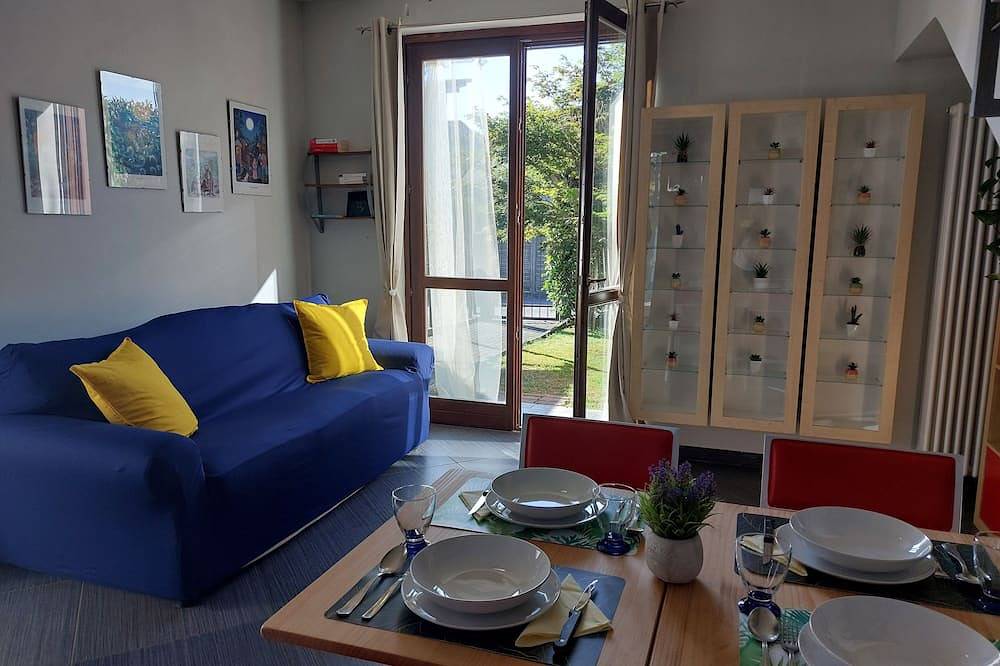 Arona, Lake Maggiore. Entire accommodation + parking space in Arona (Lago Maggiore), Municipio de Arona