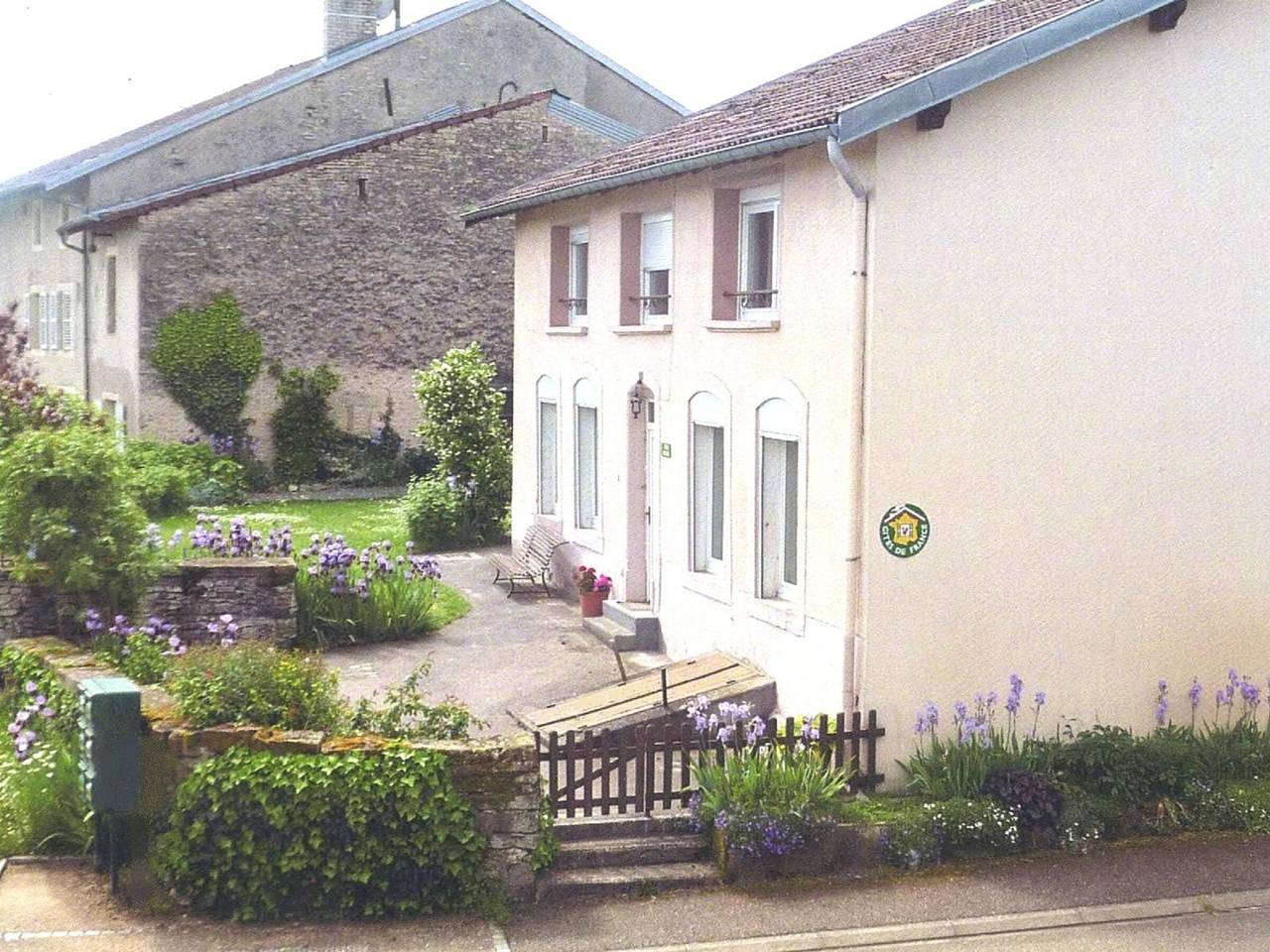 Spacious 4-Bedroom Cottage with Garden near Vosges and Center Parcs in Lunéville region