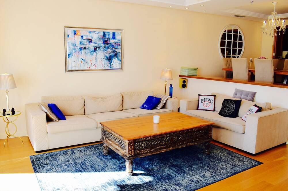 Luxury Villas of Costalita Marbella in Triangulo de Costalita, Estepona