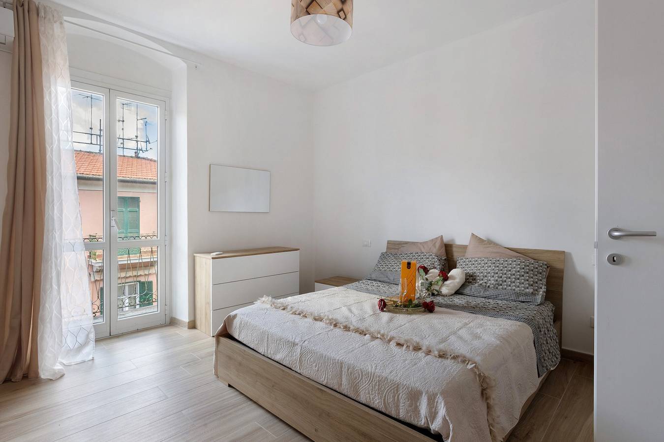 Entire apartment, Apartment 'Maestrale' with Private Terrace, Wi-Fi and Air Conditioning in La Spezia (City), La Spezia