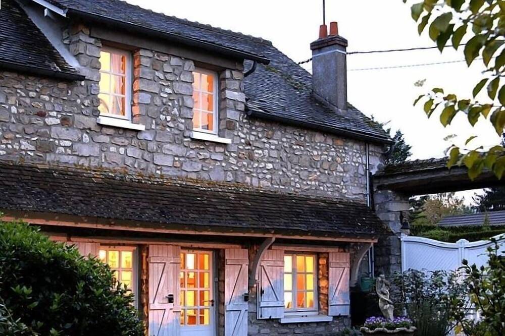Charmante maison de campagne avec jardin près de Fontainebleau in Grez-sur-Loing, Seine-et-Marne