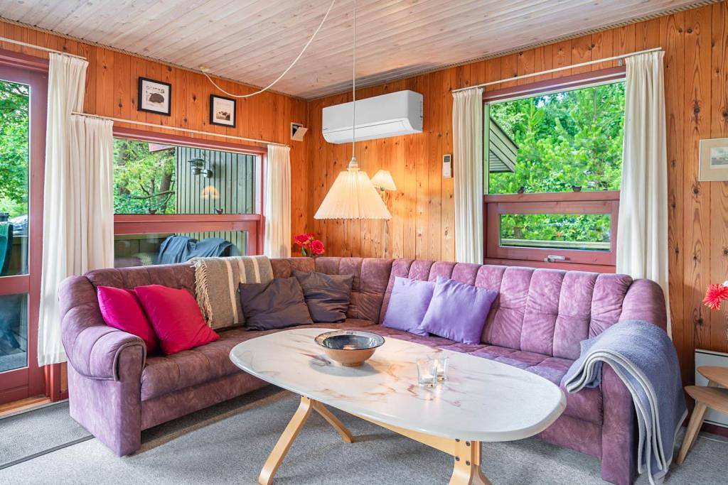 Gemütliches Ferienhaus mit Sauna und Kaminogen auf einem Naturgrundstück in Nørre Nebel, Varde