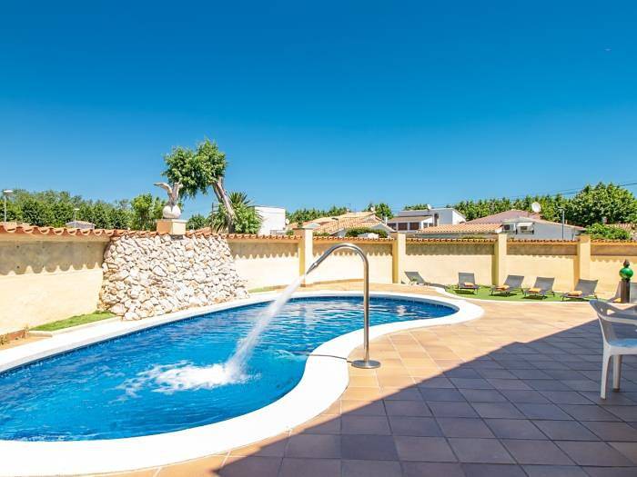 Ferienhaus für 17 Personen, mit Pool und Garten sowie Balkon in Empuriabrava - 4