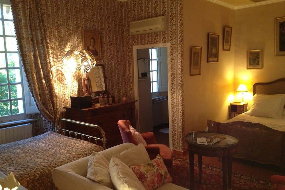 B&b Chambres d'Hôtes - Bastide typiquement Provençale in Brignoles, Région de Brignoles