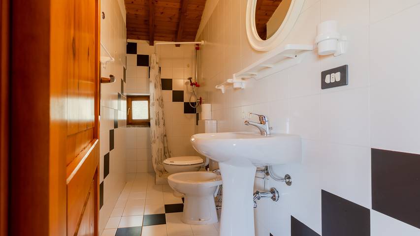 Apartamento entero, Cà Pignoi N. 1 - 4H in Garda, Montañas Garda