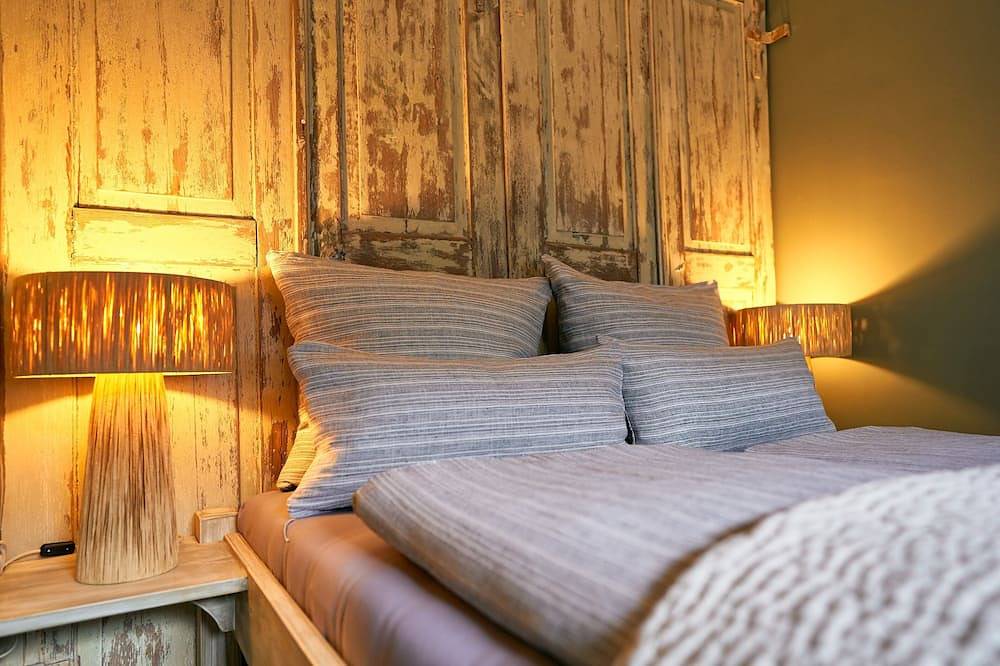 Ganze Wohnung, Zentrale Ferienwohnung Alfred, 32qm mit vollausgestatteter Küche in Traunstein, Chiemgauer Alpen