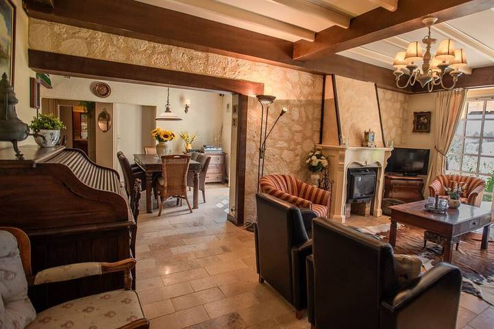 Location de vacances pour 15 personnes, avec terrasse à Monplaisant - 4