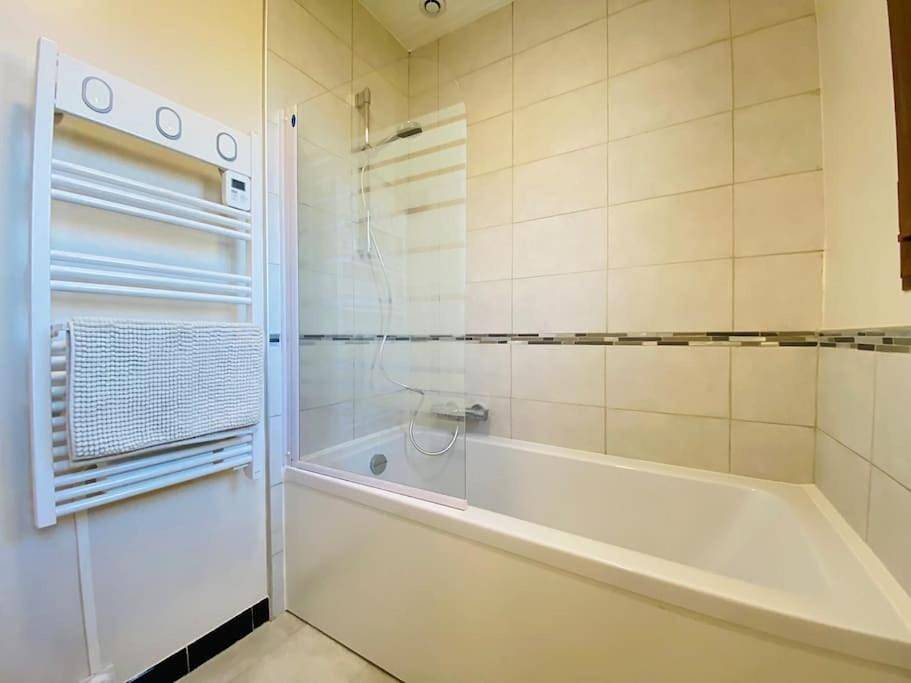 Three-Bedroom House in Saint-Vallier (Saône-et-Loire), Région de Chalon-sur-Saône