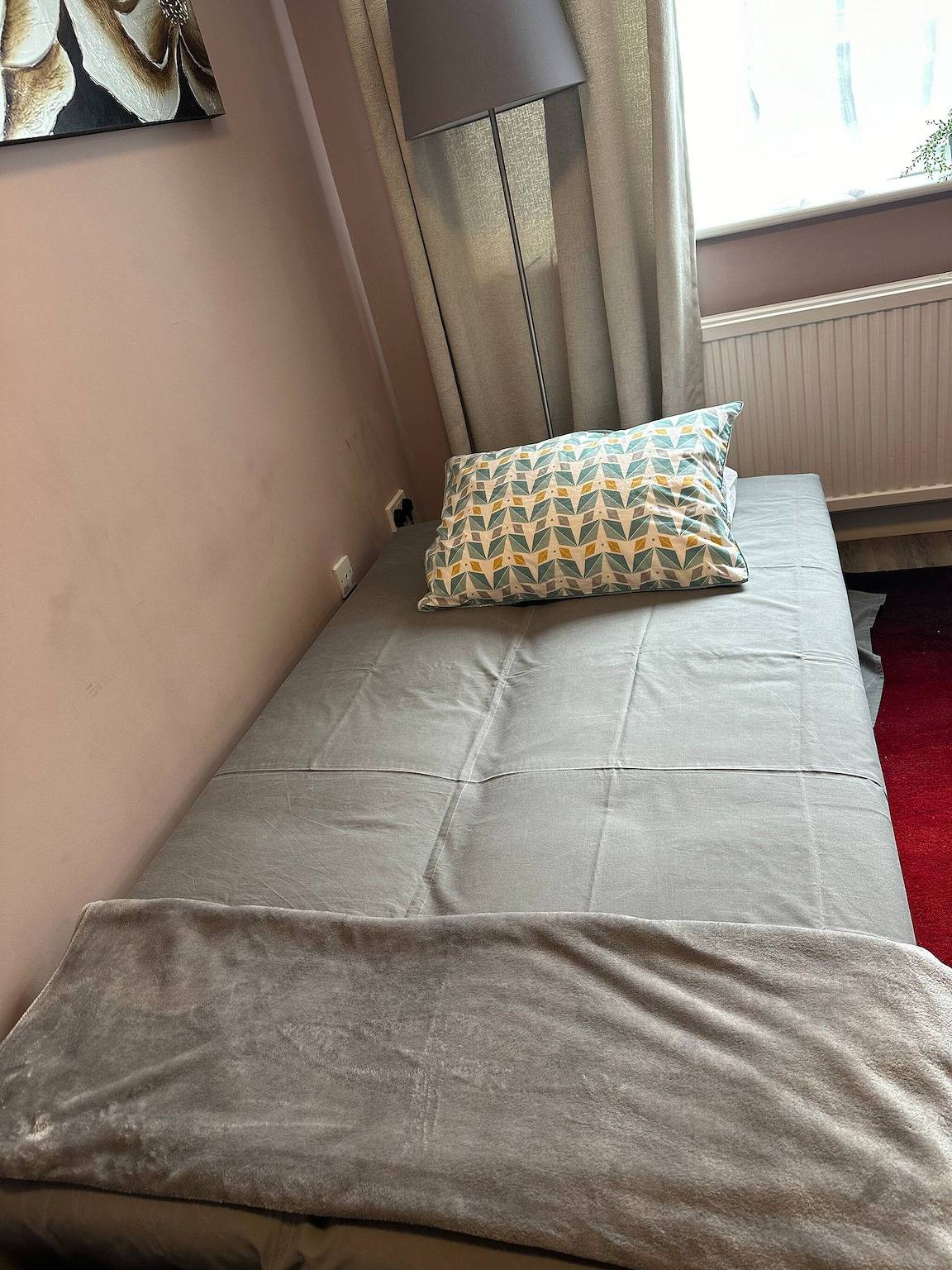 Apartamento entero, Nkn Acogedora casita en la estación de Dartford con estacionamiento gratuito in Dartford, Kent