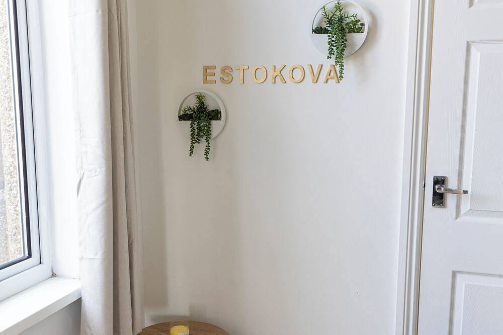 Apartamento entero, Botanica convenient centre stay free parking / 2 private gardens in Swindon, North Wessex Downs