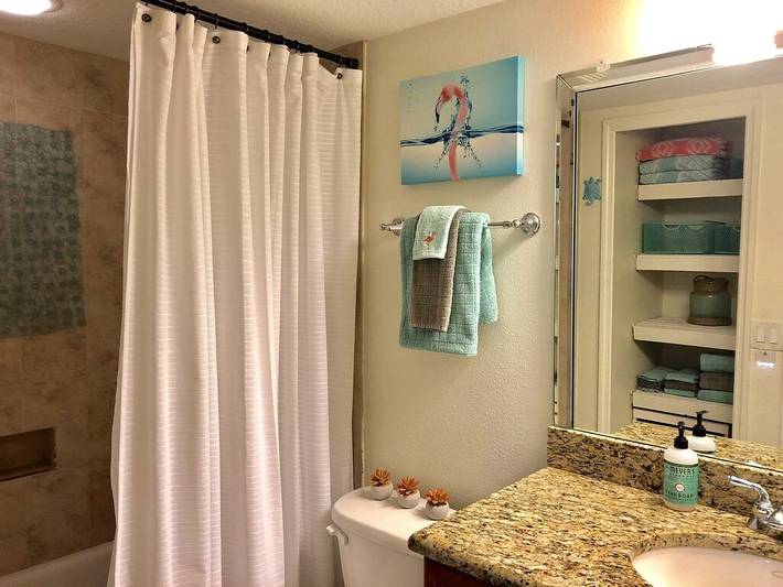 Holiday rental for 2 people, with terrace and garden as well as pool in Dunedin