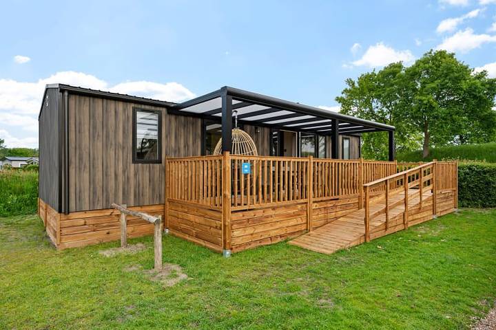 Camping voor 6 personen, with uitzicht op het meer and terras as well as balkon/terras in Zuid-Holland