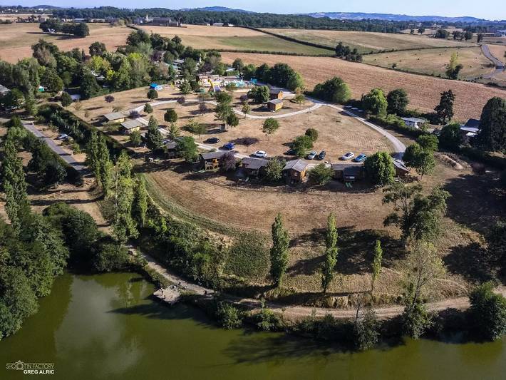 Chalet pour 8 personnes, avec piscine ainsi que vue et terrasse, animaux acceptés dans l' Aveyron - 2