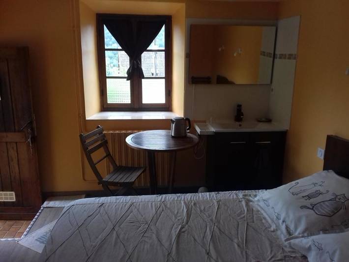 Gîte pour 2 personnes, avec vue et jardin à Latouille-Lentillac - 3