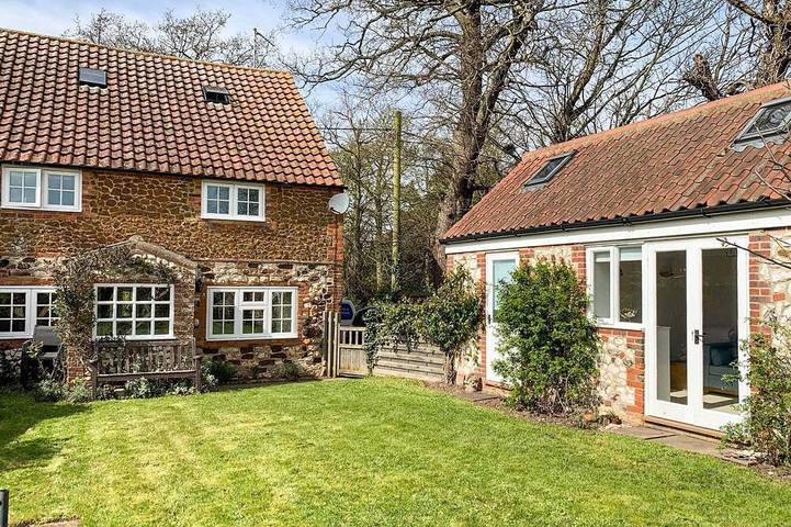 Holiday rental for 5 people, with garden, with pets in Holme-next-the-Sea