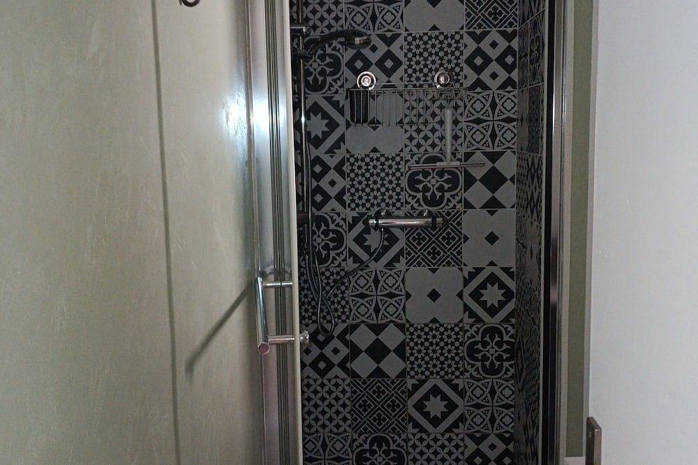 Gite troglodyte A fleur de pierre in La Croix-en-Touraine, Région de Tours