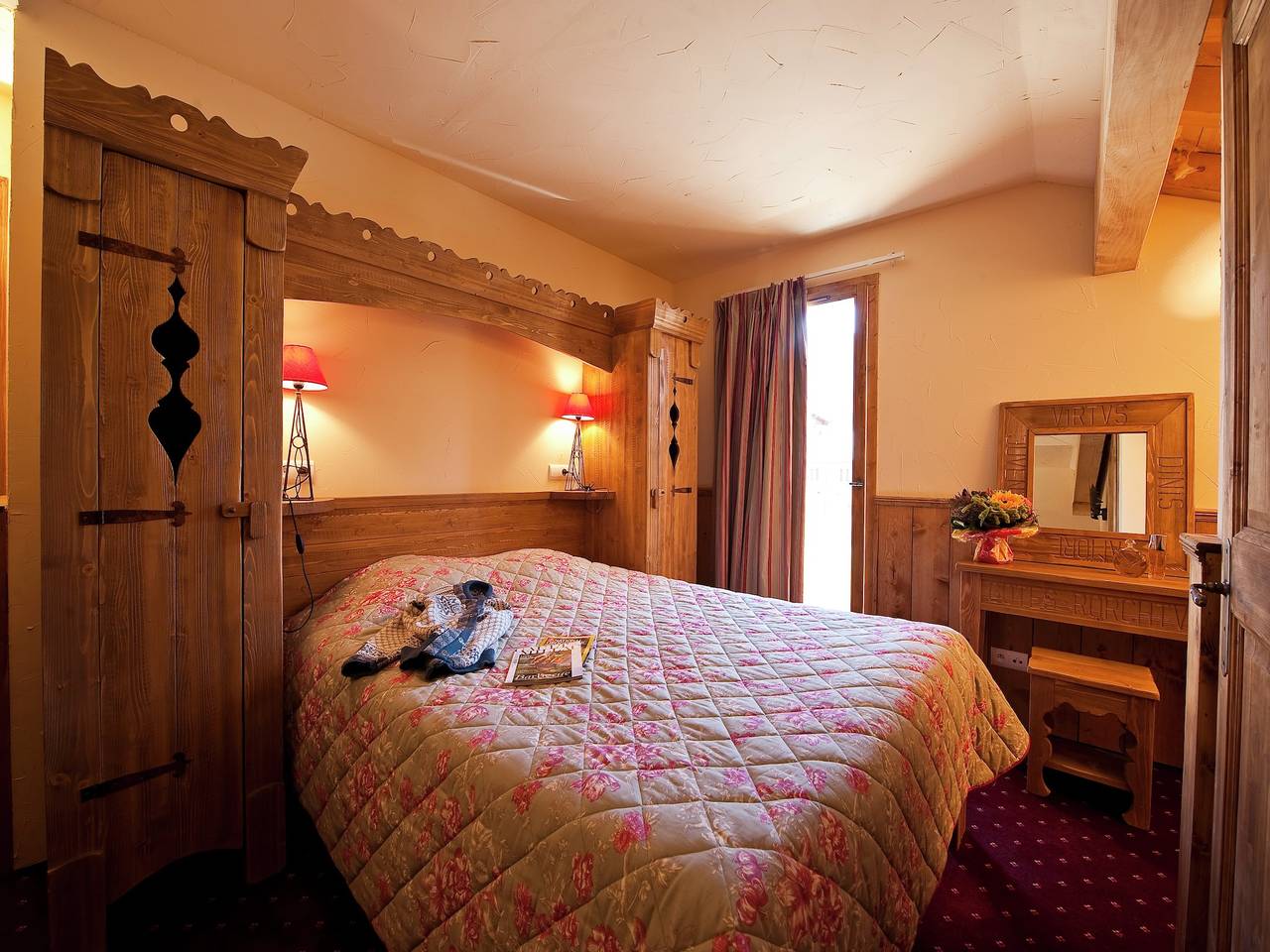 Appartement entier, Spacieux chalet de ski avec piscine in La Rosière, Montvalezan