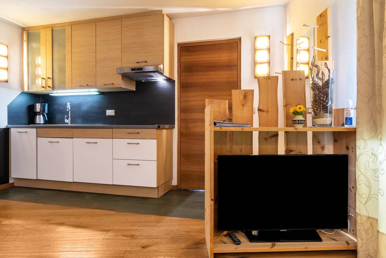 Ganze Wohnung, Ferienwohnung 'La Plates - Domesdi' mit Bergblick, Terrasse und Sauna in St. Ulrich in Gröden, Dolomiti Superski