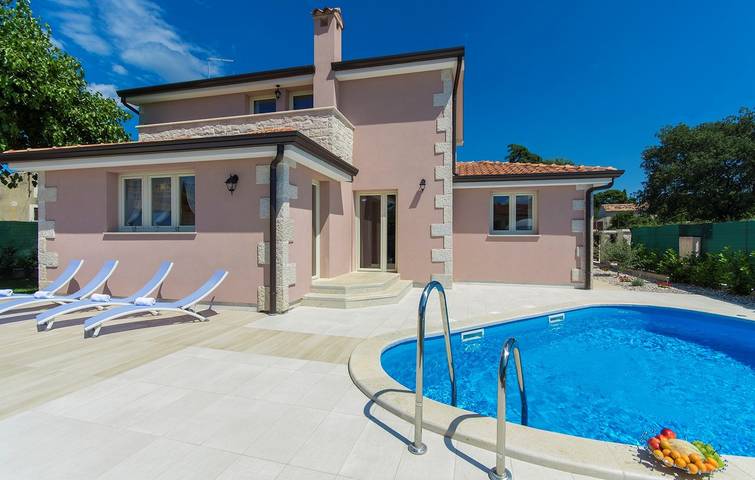 Villa für 8 Personen, mit Pool und Garten in Porec und Umgebung - 2