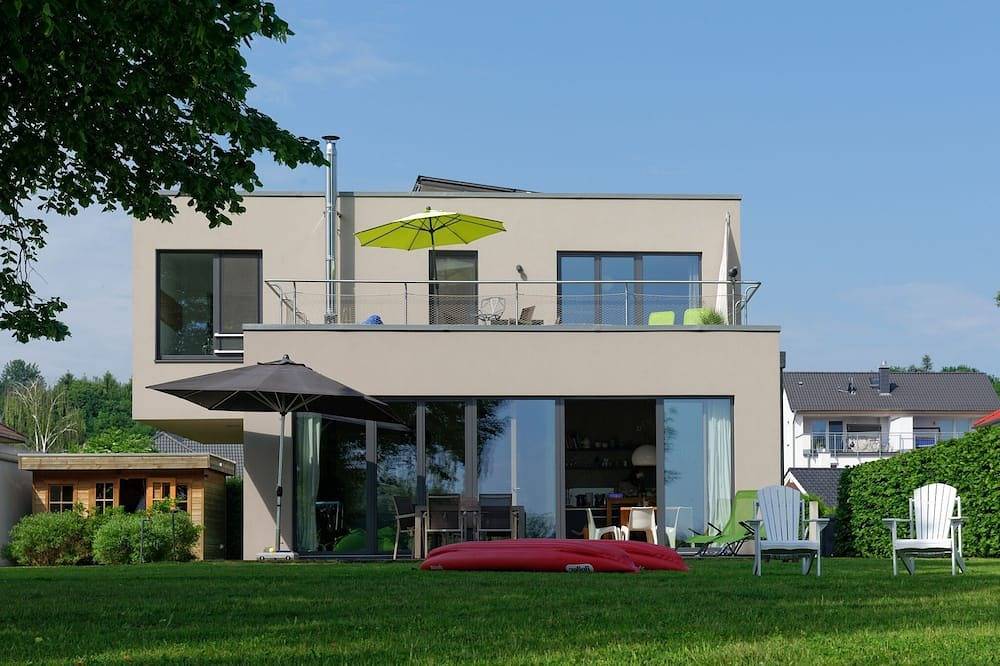 Ganze Wohnung, House on the Havelbogen directly on the water with canoe and jetty, garden apartment***** in Plötzin, Werder
