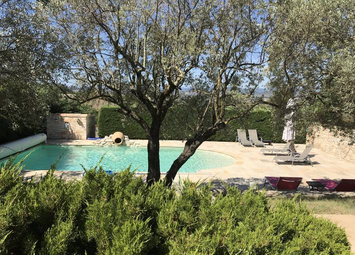 Gîte pour 12 personnes, avec jardin ainsi que terrasse et piscine à Barjac - 3