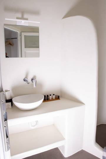 Villa for 4 People in Finikia, Santorini, Photo 4
