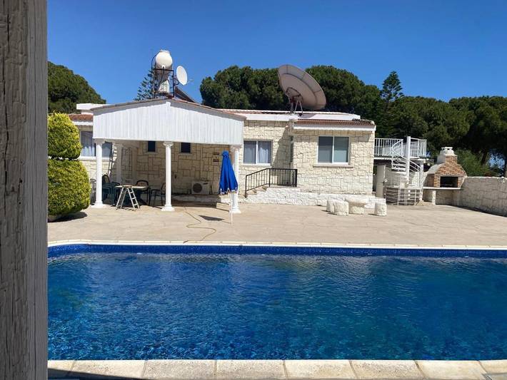 Casa de vacaciones para 8 personas, con Balcón y Terraza además de Jardín y Piscina en Peyia