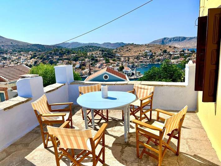 Villa per 4 persone, con giardino e panorama in Simi